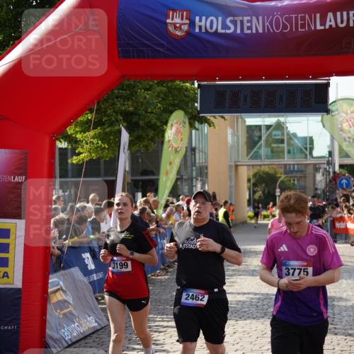 13.06.2025 - Holstenköstenlauf Felixshl http://msf.ph/oto/7928292 13.06.2025 17:55:15 Laufen 2355, 2421, 2462, 2675, 2744, 2981, 3199, 3642, 3775, 3889, 3931 meine-sportfotos.de