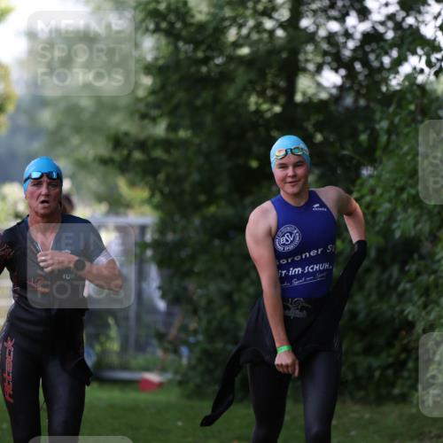 15.06.2025 - 7 Türme Triathlon Michael Strokosch http://msf.ph/oto/7928360 15.06.2025 09:16:05 Schwimmen 83, 84 meine-sportfotos.de
