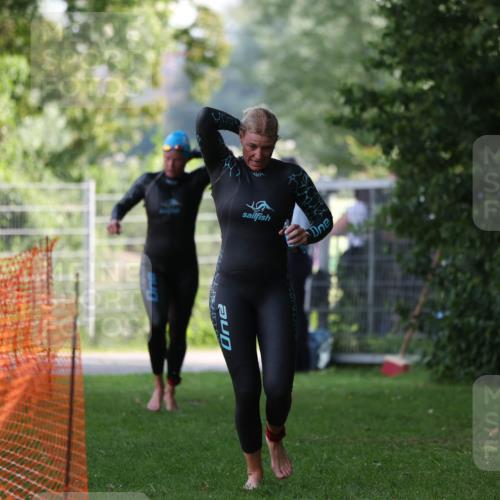 15.06.2025 - 7 Türme Triathlon Michael Strokosch http://msf.ph/oto/7928411 15.06.2025 09:17:03 Schwimmen 81, 82 meine-sportfotos.de