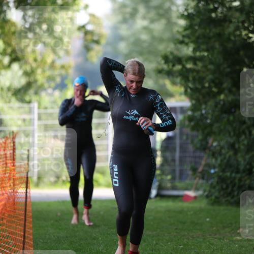 15.06.2025 - 7 Türme Triathlon Michael Strokosch http://msf.ph/oto/7928412 15.06.2025 09:17:03 Schwimmen 81, 82 meine-sportfotos.de