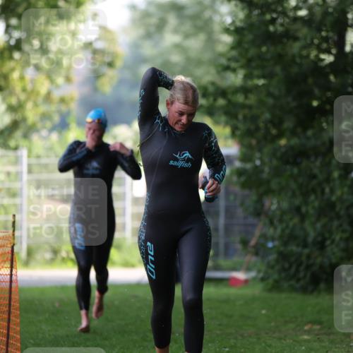 15.06.2025 - 7 Türme Triathlon Michael Strokosch http://msf.ph/oto/7928413 15.06.2025 09:17:04 Schwimmen 81, 82 meine-sportfotos.de