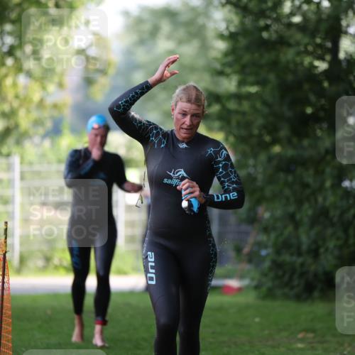 15.06.2025 - 7 Türme Triathlon Michael Strokosch http://msf.ph/oto/7928414 15.06.2025 09:17:04 Schwimmen 81, 82 meine-sportfotos.de