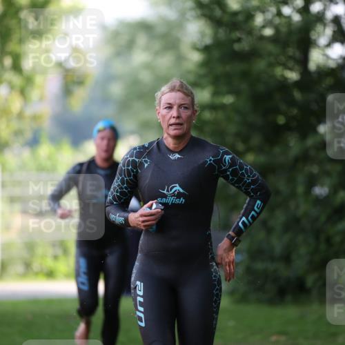 15.06.2025 - 7 Türme Triathlon Michael Strokosch http://msf.ph/oto/7928417 15.06.2025 09:17:05 Schwimmen 81, 82 meine-sportfotos.de