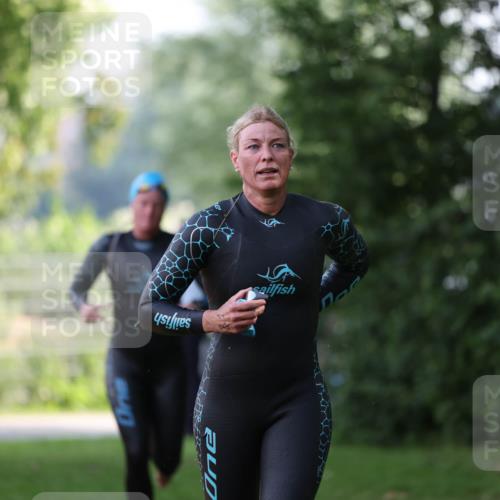 15.06.2025 - 7 Türme Triathlon Michael Strokosch http://msf.ph/oto/7928418 15.06.2025 09:17:05 Schwimmen 81, 82 meine-sportfotos.de