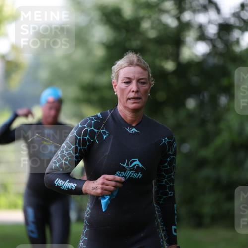 15.06.2025 - 7 Türme Triathlon Michael Strokosch http://msf.ph/oto/7928421 15.06.2025 09:17:06 Schwimmen 81, 82 meine-sportfotos.de