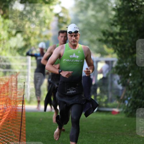 15.06.2025 - 7 Türme Triathlon Michael Strokosch http://msf.ph/oto/7928449 15.06.2025 09:17:41 Schwimmen 11, 12, 13, 14, 103 meine-sportfotos.de