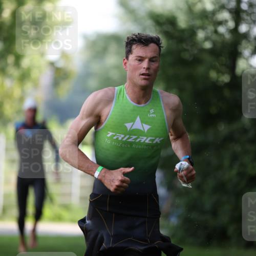 15.06.2025 - 7 Türme Triathlon Michael Strokosch http://msf.ph/oto/7928458 15.06.2025 09:17:43 Schwimmen 11, 12, 13, 14, 103 meine-sportfotos.de