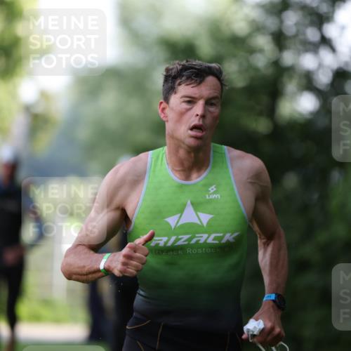 15.06.2025 - 7 Türme Triathlon Michael Strokosch http://msf.ph/oto/7928460 15.06.2025 09:17:44 Schwimmen 11, 12, 13, 14, 103 meine-sportfotos.de