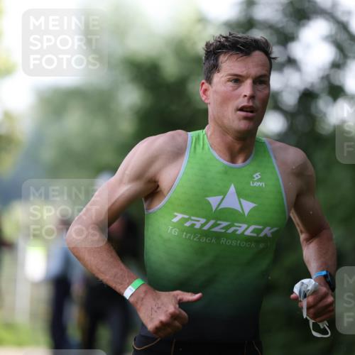 15.06.2025 - 7 Türme Triathlon Michael Strokosch http://msf.ph/oto/7928461 15.06.2025 09:17:44 Schwimmen 11, 12, 13, 14, 103 meine-sportfotos.de