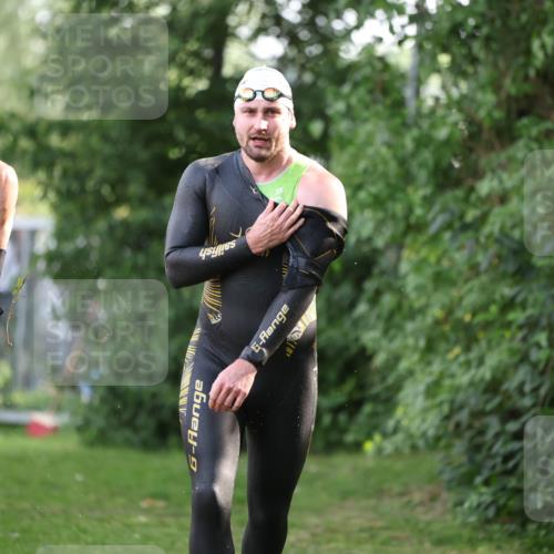 15.06.2025 - 7 Türme Triathlon Michael Strokosch http://msf.ph/oto/7928466 15.06.2025 09:17:46 Schwimmen 11, 12, 13, 14 meine-sportfotos.de