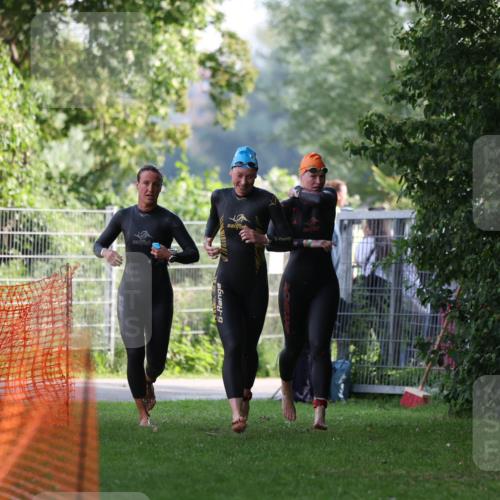 15.06.2025 - 7 Türme Triathlon Michael Strokosch http://msf.ph/oto/7928474 15.06.2025 09:18:16 Schwimmen 113, 114, 115 meine-sportfotos.de