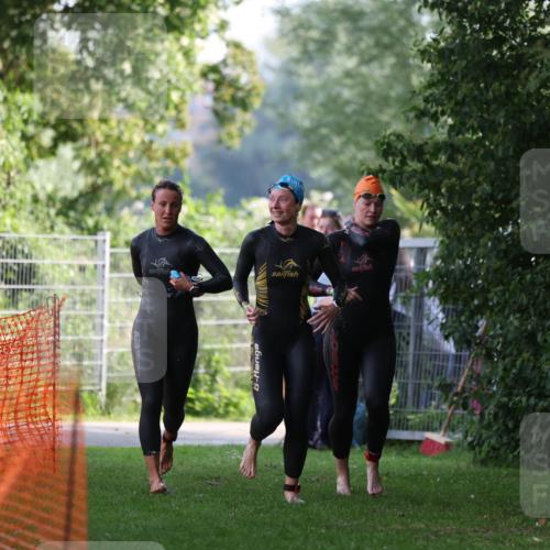 15.06.2025 - 7 Türme Triathlon Michael Strokosch http://msf.ph/oto/7928475 15.06.2025 09:18:16 Schwimmen 113, 114, 115 meine-sportfotos.de