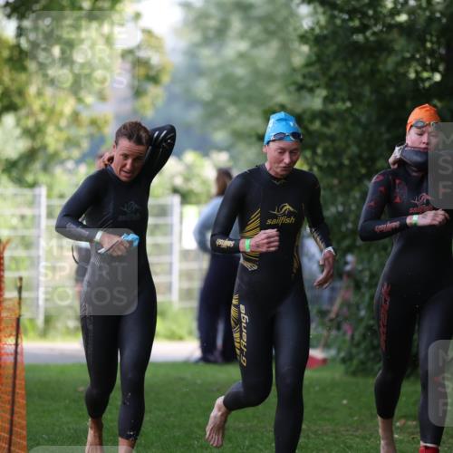 15.06.2025 - 7 Türme Triathlon Michael Strokosch http://msf.ph/oto/7928484 15.06.2025 09:18:18 Schwimmen 113, 114, 115 meine-sportfotos.de