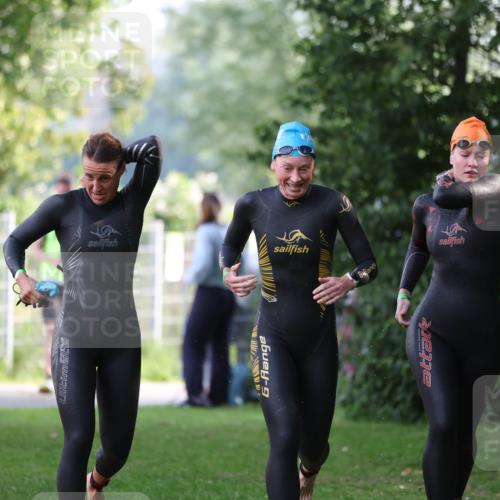 15.06.2025 - 7 Türme Triathlon Michael Strokosch http://msf.ph/oto/7928485 15.06.2025 09:18:19 Schwimmen 113, 114, 115 meine-sportfotos.de