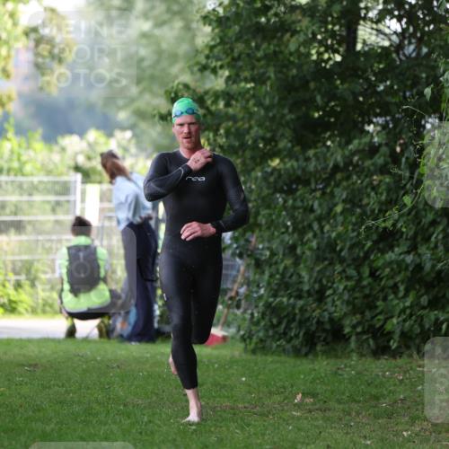 15.06.2025 - 7 Türme Triathlon Michael Strokosch http://msf.ph/oto/7928521 15.06.2025 09:19:33 Schwimmen 26, 27, 30, 31, 89, 90, 91 meine-sportfotos.de