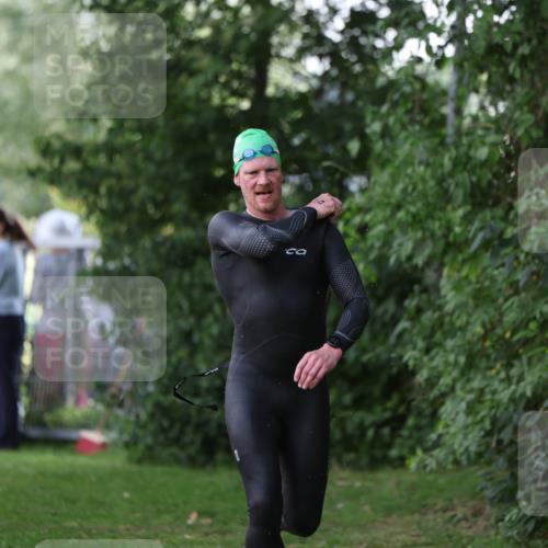 15.06.2025 - 7 Türme Triathlon Michael Strokosch http://msf.ph/oto/7928526 15.06.2025 09:19:35 Schwimmen 26, 27, 30, 31, 89, 90, 91 meine-sportfotos.de