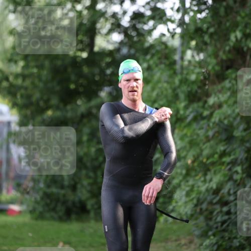 15.06.2025 - 7 Türme Triathlon Michael Strokosch http://msf.ph/oto/7928528 15.06.2025 09:19:35 Schwimmen 26, 27, 30, 31, 89, 90, 91 meine-sportfotos.de