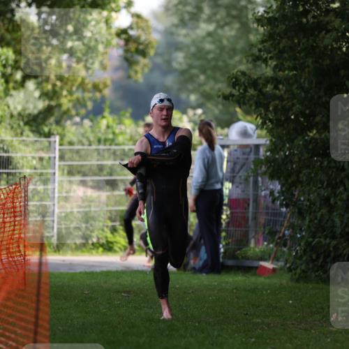 15.06.2025 - 7 Türme Triathlon Michael Strokosch http://msf.ph/oto/7928537 15.06.2025 09:19:47 Schwimmen 26, 28, 31, 33, 35 meine-sportfotos.de