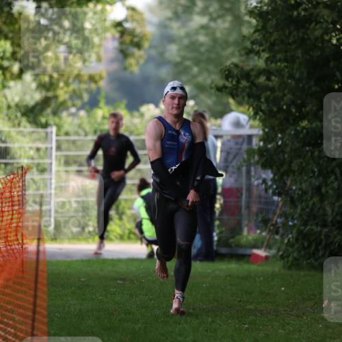 15.06.2025 - 7 Türme Triathlon Michael Strokosch http://msf.ph/oto/7928538 15.06.2025 09:19:47 Schwimmen 26, 28, 31, 33, 35 meine-sportfotos.de
