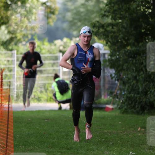 15.06.2025 - 7 Türme Triathlon Michael Strokosch http://msf.ph/oto/7928540 15.06.2025 09:19:47 Schwimmen 26, 28, 31, 33, 35 meine-sportfotos.de