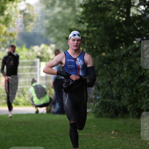 15.06.2025 - 7 Türme Triathlon Michael Strokosch http://msf.ph/oto/7928541 15.06.2025 09:19:48 Schwimmen 26, 28, 31, 33, 35 meine-sportfotos.de