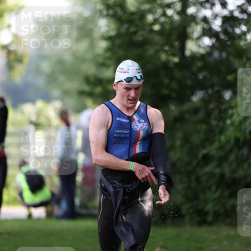 15.06.2025 - 7 Türme Triathlon Michael Strokosch http://msf.ph/oto/7928544 15.06.2025 09:19:49 Schwimmen 26, 28, 31, 33, 35 meine-sportfotos.de