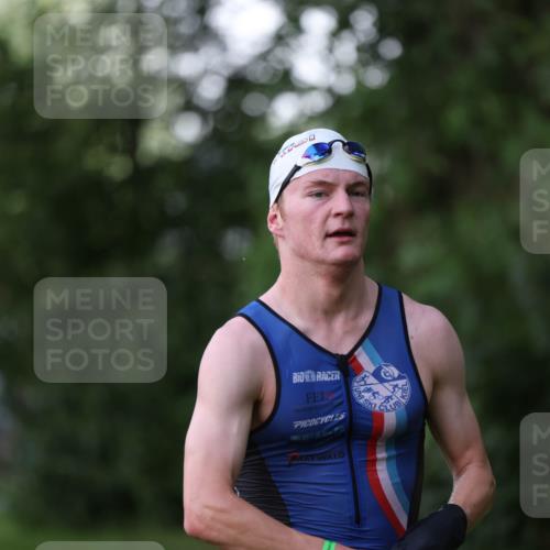 15.06.2025 - 7 Türme Triathlon Michael Strokosch http://msf.ph/oto/7928548 15.06.2025 09:19:50 Schwimmen 26, 28, 31, 33, 34, 35 meine-sportfotos.de