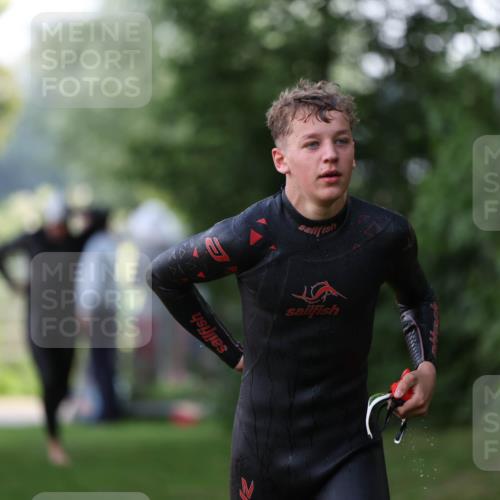 15.06.2025 - 7 Türme Triathlon Michael Strokosch http://msf.ph/oto/7928560 15.06.2025 09:19:53 Schwimmen 26, 28, 31, 32, 33, 34, 35, 74 meine-sportfotos.de