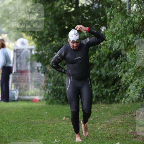 15.06.2025 - 7 Türme Triathlon Michael Strokosch http://msf.ph/oto/7928568 15.06.2025 09:19:56 Schwimmen 26, 28, 31, 32, 33, 34, 35, 74 meine-sportfotos.de