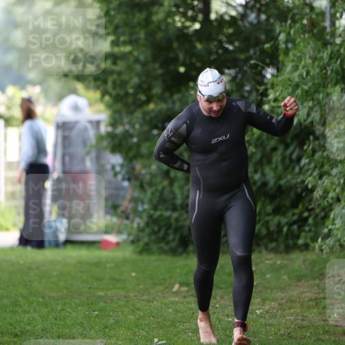 15.06.2025 - 7 Türme Triathlon Michael Strokosch http://msf.ph/oto/7928569 15.06.2025 09:19:56 Schwimmen 26, 28, 31, 32, 33, 34, 35, 74 meine-sportfotos.de