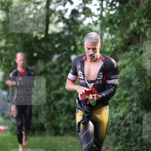 15.06.2025 - 7 Türme Triathlon Michael Strokosch http://msf.ph/oto/7928586 15.06.2025 09:20:07 Schwimmen 28, 32, 33, 34, 35, 74, 80 meine-sportfotos.de