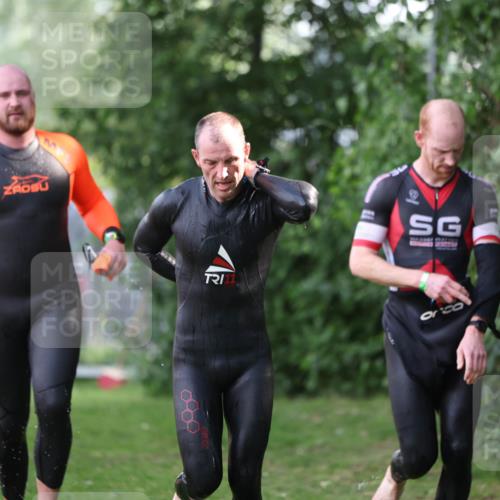 15.06.2025 - 7 Türme Triathlon Michael Strokosch http://msf.ph/oto/7928593 15.06.2025 09:20:09 Schwimmen 28, 29, 32, 34, 35, 74, 80 meine-sportfotos.de