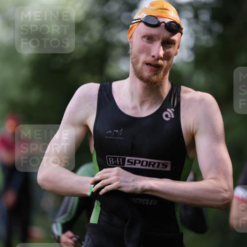 15.06.2025 - 7 Türme Triathlon Michael Strokosch http://msf.ph/oto/7928753 15.06.2025 09:21:59 Schwimmen 6, 7, 9, 36, 61, 62, 63, 65, 117, 118, 119 meine-sportfotos.de