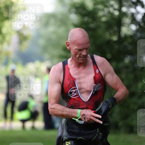 15.06.2025 - 7 Türme Triathlon Michael Strokosch http://msf.ph/oto/7928774 15.06.2025 09:22:13 Schwimmen 9, 38, 62, 64 meine-sportfotos.de