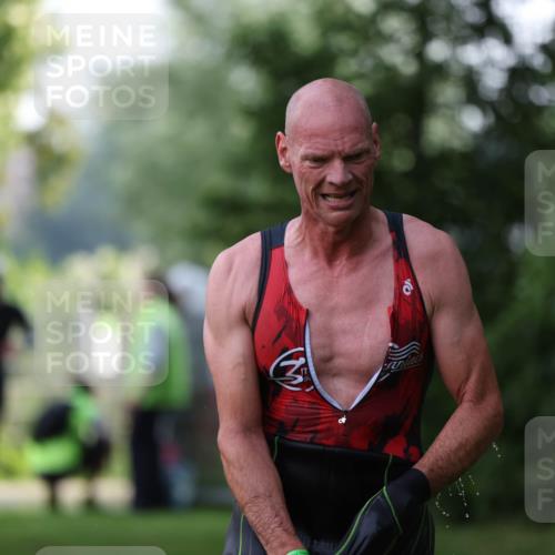 15.06.2025 - 7 Türme Triathlon Michael Strokosch http://msf.ph/oto/7928775 15.06.2025 09:22:13 Schwimmen 9, 38, 62, 64 meine-sportfotos.de