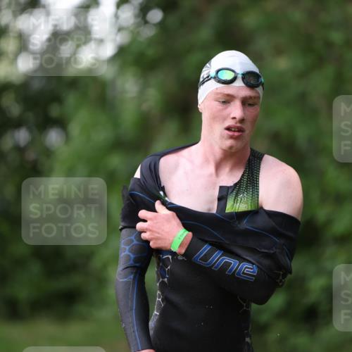15.06.2025 - 7 Türme Triathlon Michael Strokosch http://msf.ph/oto/7928784 15.06.2025 09:22:19 Schwimmen 9, 38, 62, 64 meine-sportfotos.de