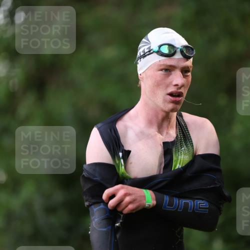 15.06.2025 - 7 Türme Triathlon Michael Strokosch http://msf.ph/oto/7928785 15.06.2025 09:22:20 Schwimmen 9, 38, 62, 64 meine-sportfotos.de