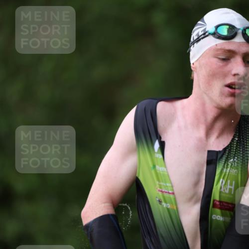 15.06.2025 - 7 Türme Triathlon Michael Strokosch http://msf.ph/oto/7928786 15.06.2025 09:22:20 Schwimmen 9, 38, 62, 64 meine-sportfotos.de