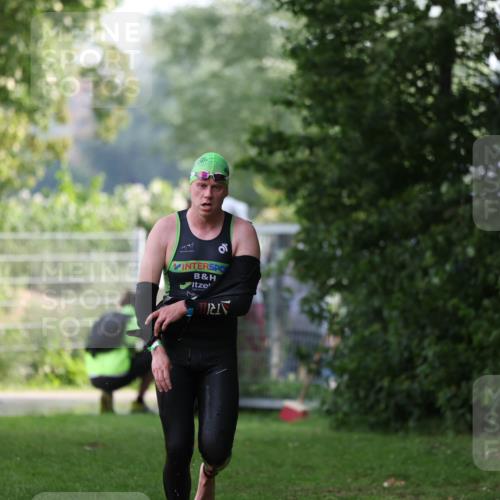 15.06.2025 - 7 Türme Triathlon Michael Strokosch http://msf.ph/oto/7928787 15.06.2025 09:22:23 Schwimmen 9, 38, 62, 64 meine-sportfotos.de