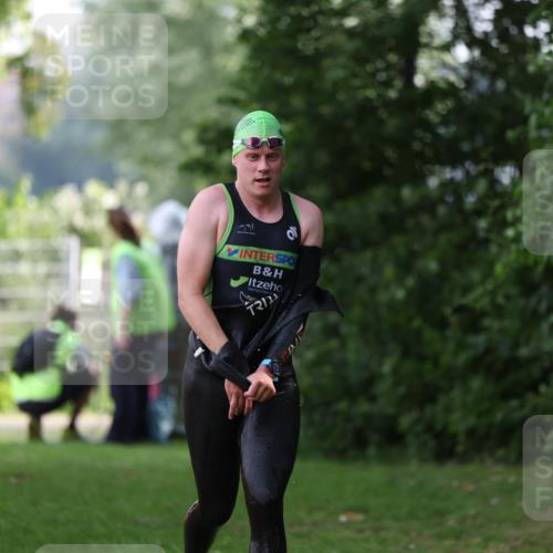 15.06.2025 - 7 Türme Triathlon Michael Strokosch http://msf.ph/oto/7928790 15.06.2025 09:22:24 Schwimmen 9, 38, 62, 64 meine-sportfotos.de
