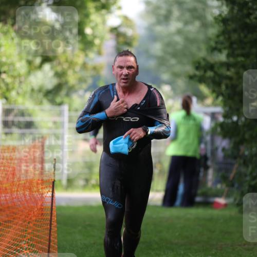 15.06.2025 - 7 Türme Triathlon Michael Strokosch http://msf.ph/oto/7928799 15.06.2025 09:22:49 Schwimmen 8, 10, 79 meine-sportfotos.de
