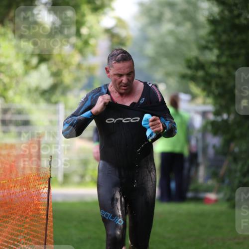 15.06.2025 - 7 Türme Triathlon Michael Strokosch http://msf.ph/oto/7928801 15.06.2025 09:22:50 Schwimmen 8, 10, 79 meine-sportfotos.de
