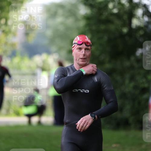 15.06.2025 - 7 Türme Triathlon Michael Strokosch http://msf.ph/oto/7928809 15.06.2025 09:22:53 Schwimmen 8, 10, 79 meine-sportfotos.de