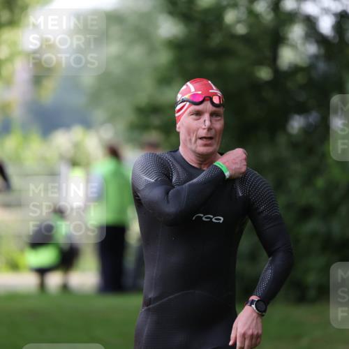 15.06.2025 - 7 Türme Triathlon Michael Strokosch http://msf.ph/oto/7928810 15.06.2025 09:22:54 Schwimmen 8, 10, 79 meine-sportfotos.de
