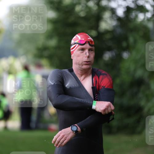 15.06.2025 - 7 Türme Triathlon Michael Strokosch http://msf.ph/oto/7928811 15.06.2025 09:22:54 Schwimmen 8, 10, 79 meine-sportfotos.de