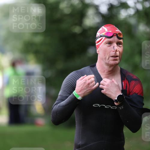 15.06.2025 - 7 Türme Triathlon Michael Strokosch http://msf.ph/oto/7928813 15.06.2025 09:22:54 Schwimmen 8, 10, 79 meine-sportfotos.de