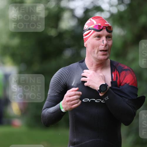 15.06.2025 - 7 Türme Triathlon Michael Strokosch http://msf.ph/oto/7928814 15.06.2025 09:22:55 Schwimmen 8, 10, 79 meine-sportfotos.de