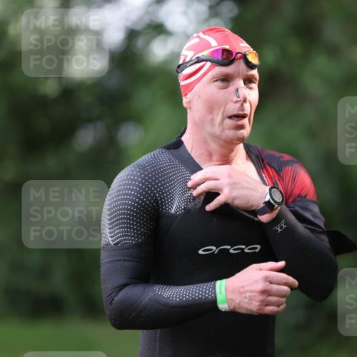 15.06.2025 - 7 Türme Triathlon Michael Strokosch http://msf.ph/oto/7928815 15.06.2025 09:22:55 Schwimmen 8, 10, 79 meine-sportfotos.de