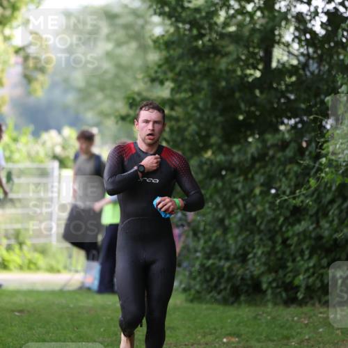 15.06.2025 - 7 Türme Triathlon Michael Strokosch http://msf.ph/oto/7928816 15.06.2025 09:22:57 Schwimmen 8, 10, 79 meine-sportfotos.de