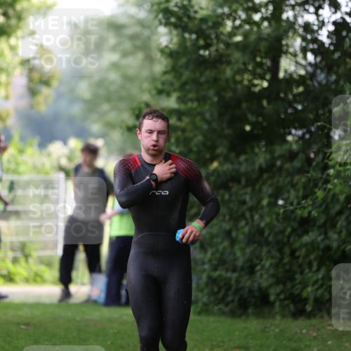 15.06.2025 - 7 Türme Triathlon Michael Strokosch http://msf.ph/oto/7928817 15.06.2025 09:22:57 Schwimmen 8, 10, 79 meine-sportfotos.de